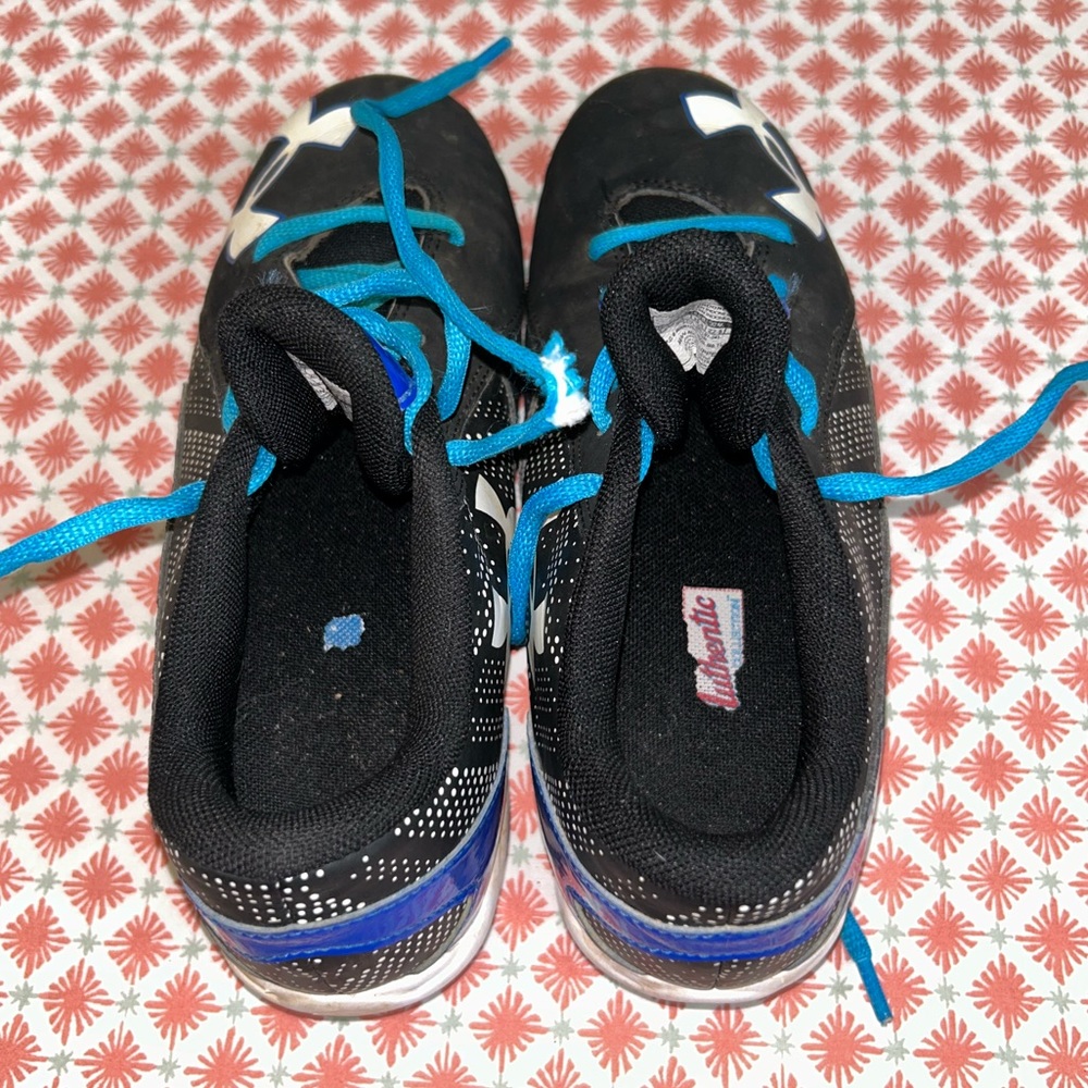 Under Armour black and blue soccer cleats youth size 3.5 - Picture 8 of 12
